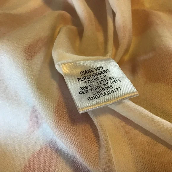 Diane Von Furstenberg Red and White V-Neck Fit and Flare Midi Dress - Picture 14 of 16